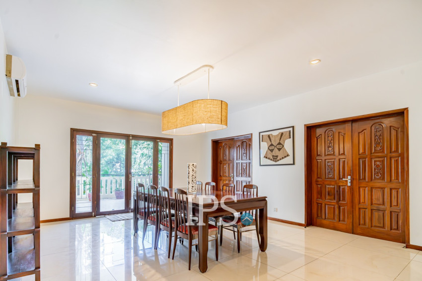 Renovated 2 Bedroom Apartment For Rent - Srah Chork, Phnom Penh