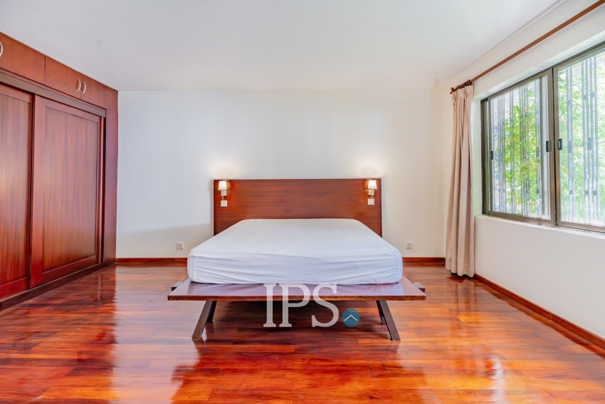 Renovated 2 Bedroom Apartment For Rent - Srah Chork, Phnom Penh