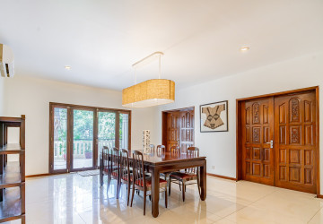 Renovated 2 Bedroom Apartment For Rent - Srah Chork, Phnom Penh thumbnail