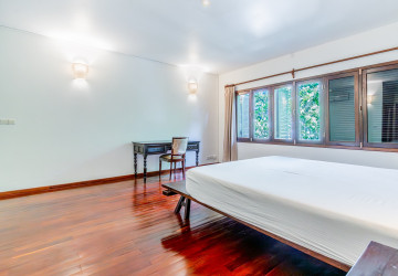 Renovated 2 Bedroom Apartment For Rent - Srah Chork, Phnom Penh thumbnail