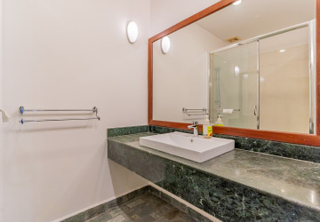 Renovated 2 Bedroom Apartment For Rent - Srah Chork, Phnom Penh thumbnail