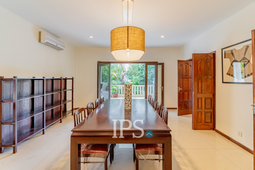 Renovated 2 Bedroom Apartment For Rent - Srah Chork, Phnom Penh