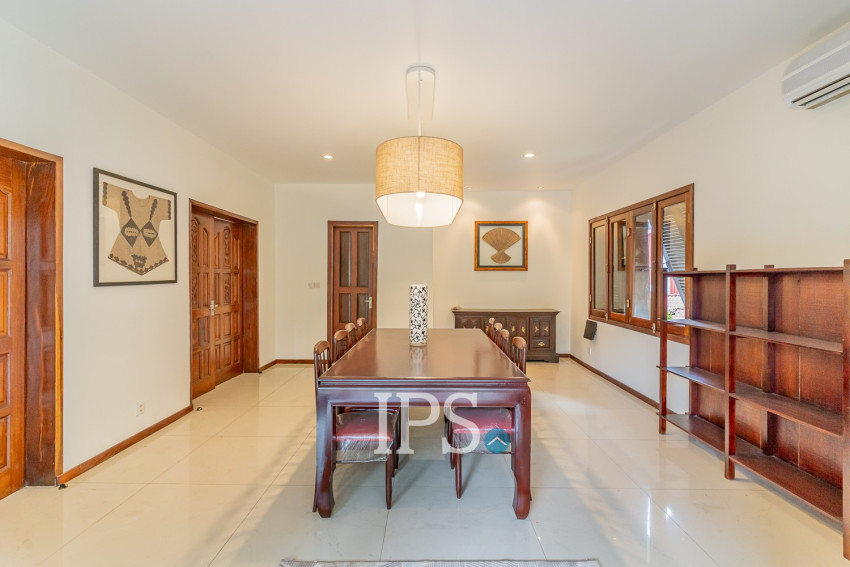Renovated 2 Bedroom Apartment For Rent - Srah Chork, Phnom Penh