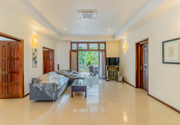 Renovated 2 Bedroom Apartment For Rent - Srah Chork, Phnom Penh thumbnail