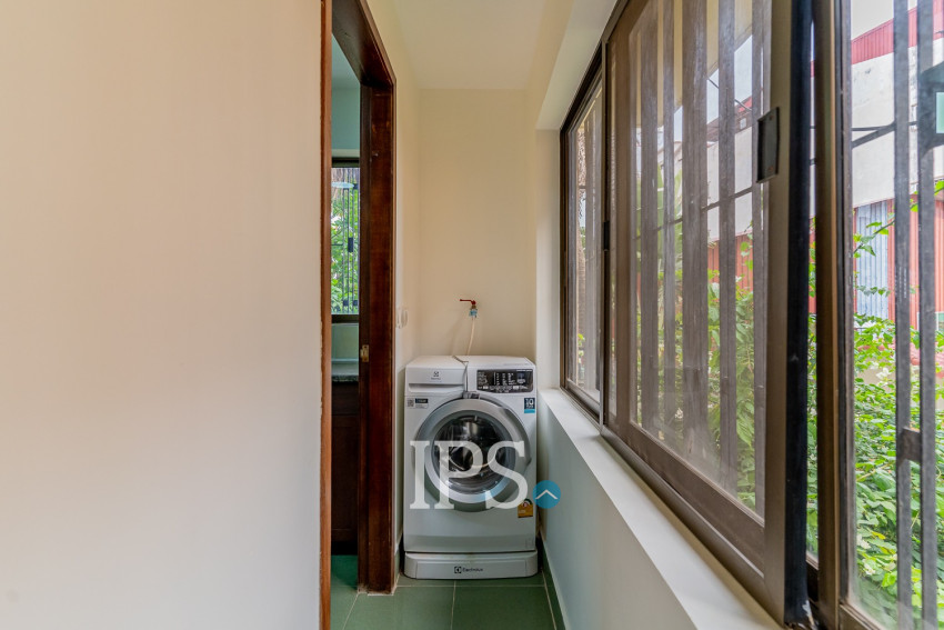 Renovated 2 Bedroom Apartment For Rent - Srah Chork, Phnom Penh