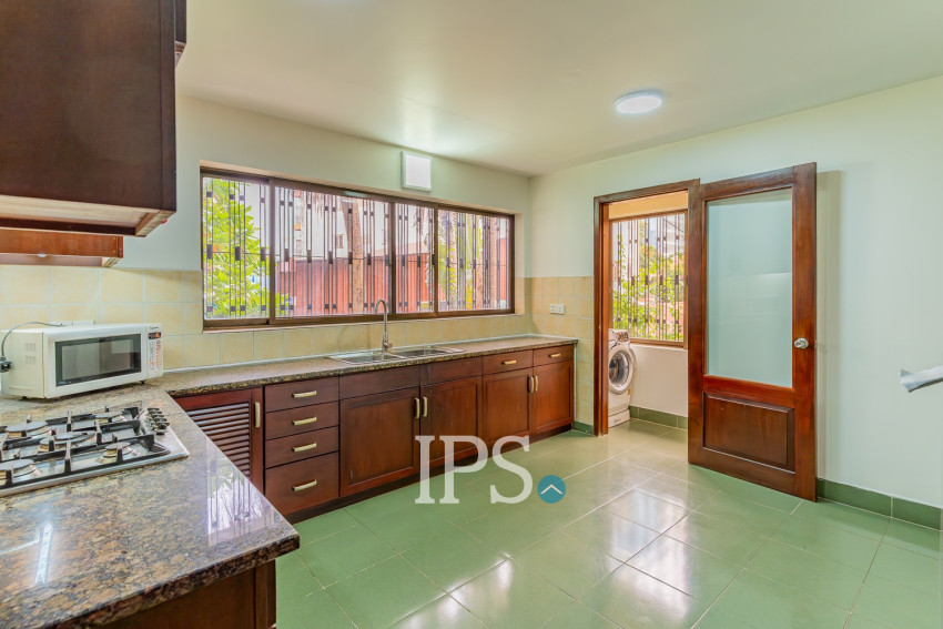 Renovated 2 Bedroom Apartment For Rent - Srah Chork, Phnom Penh