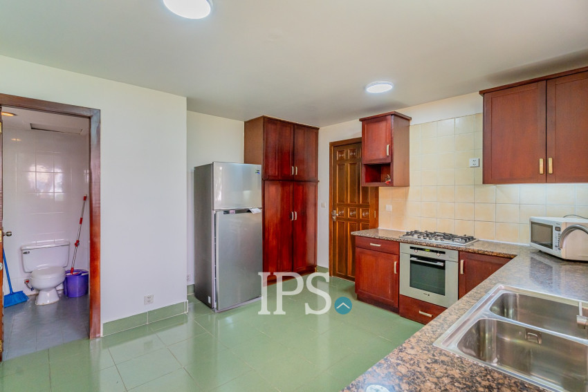 Renovated 2 Bedroom Apartment For Rent - Srah Chork, Phnom Penh