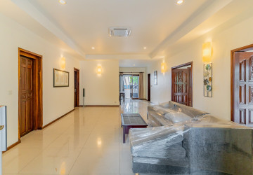 Renovated 2 Bedroom Apartment For Rent - Srah Chork, Phnom Penh thumbnail