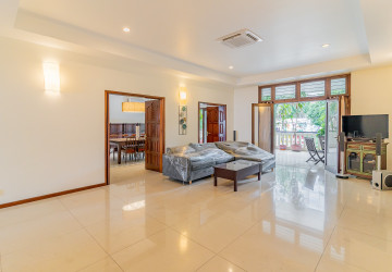 Renovated 2 Bedroom Apartment For Rent - Srah Chork, Phnom Penh thumbnail