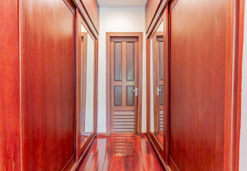 Renovated 2 Bedroom Apartment For Rent - Srah Chork, Phnom Penh thumbnail