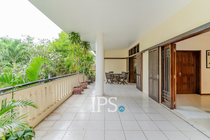 Renovated 2 Bedroom Apartment For Rent - Srah Chork, Phnom Penh