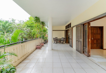 Renovated 2 Bedroom Apartment For Rent - Srah Chork, Phnom Penh thumbnail