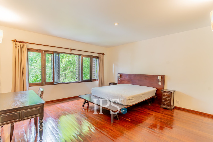 Renovated 2 Bedroom Apartment For Rent - Srah Chork, Phnom Penh