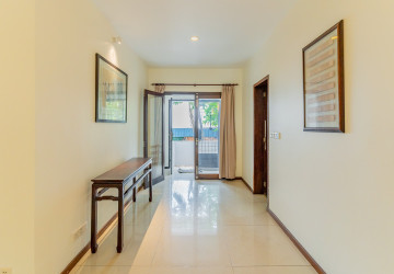 Renovated 2 Bedroom Apartment For Rent - Srah Chork, Phnom Penh thumbnail