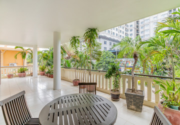 Renovated 2 Bedroom Apartment For Rent - Srah Chork, Phnom Penh thumbnail