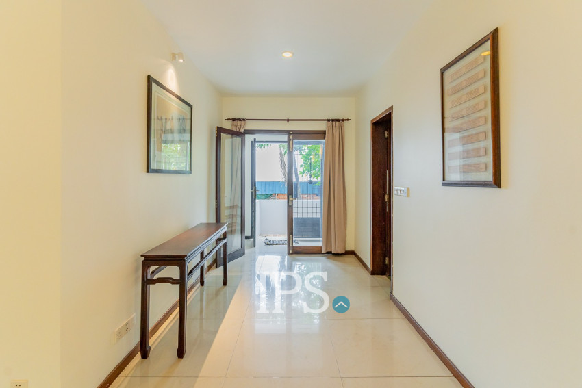Renovated 2 Bedroom Apartment For Rent - Srah Chork, Phnom Penh