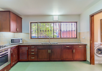 Renovated 2 Bedroom Apartment For Rent - Srah Chork, Phnom Penh thumbnail