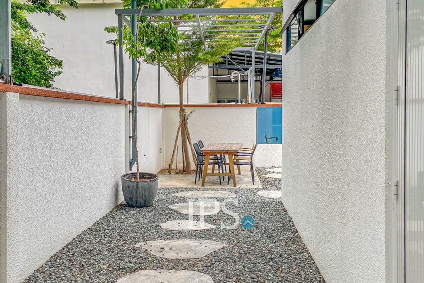 180 Sqm Retail Space For Rent - Chroy Changvar, Phnom Penh