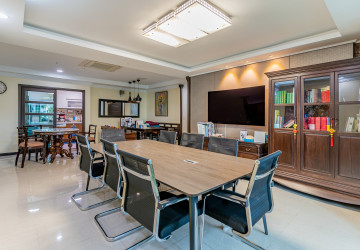 3 Bedroom Condo For Rent - De Castle Royal, BKK1, Phnom Penh thumbnail