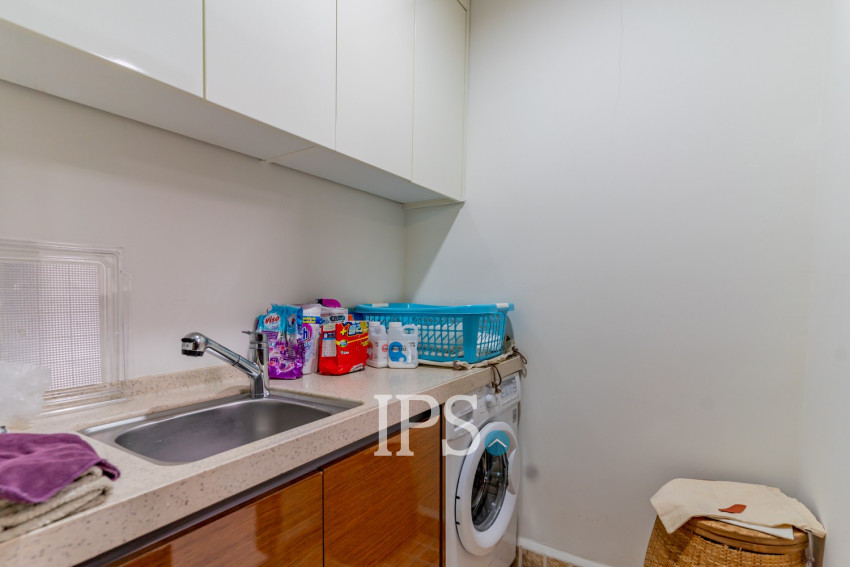 3 Bedroom Condo For Rent - De Castle Royal, BKK1, Phnom Penh