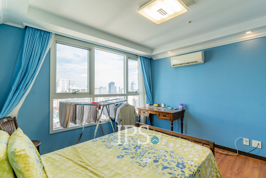 3 Bedroom Condo For Rent - De Castle Royal, BKK1, Phnom Penh
