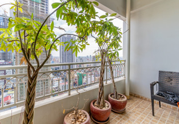 3 Bedroom Condo For Rent - De Castle Royal, BKK1, Phnom Penh thumbnail