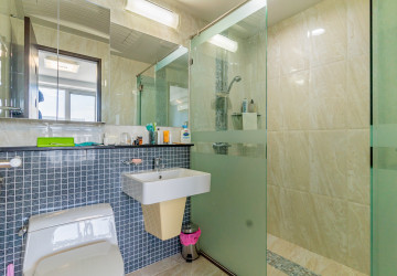 3 Bedroom Condo For Rent - De Castle Royal, BKK1, Phnom Penh thumbnail