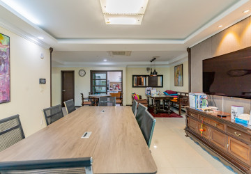 3 Bedroom Condo For Rent - De Castle Royal, BKK1, Phnom Penh thumbnail