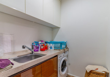 3 Bedroom Condo For Rent - De Castle Royal, BKK1, Phnom Penh thumbnail