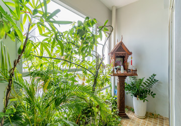 3 Bedroom Condo For Rent - De Castle Royal, BKK1, Phnom Penh thumbnail