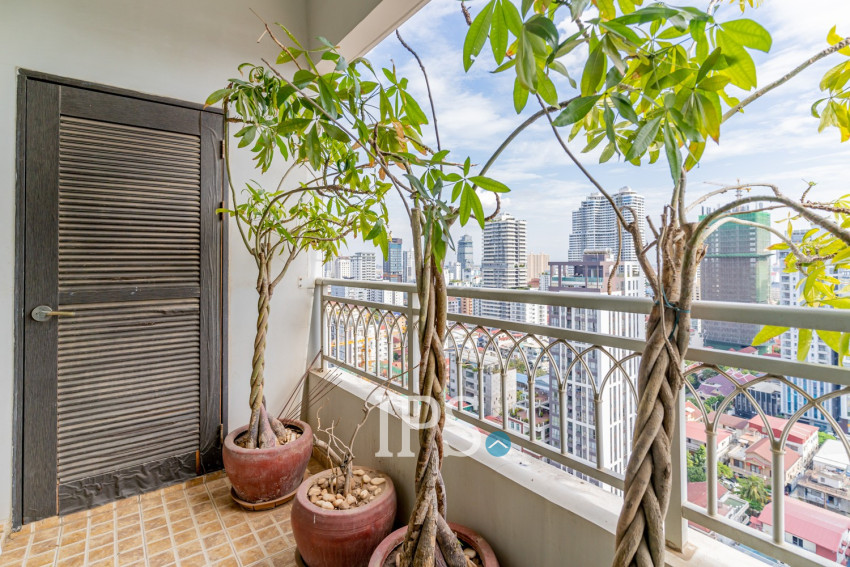 3 Bedroom Condo For Rent - De Castle Royal, BKK1, Phnom Penh