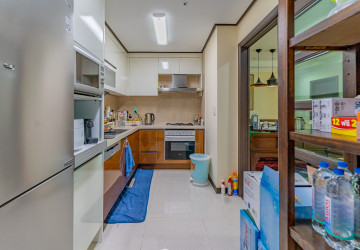 3 Bedroom Condo For Rent - De Castle Royal, BKK1, Phnom Penh thumbnail