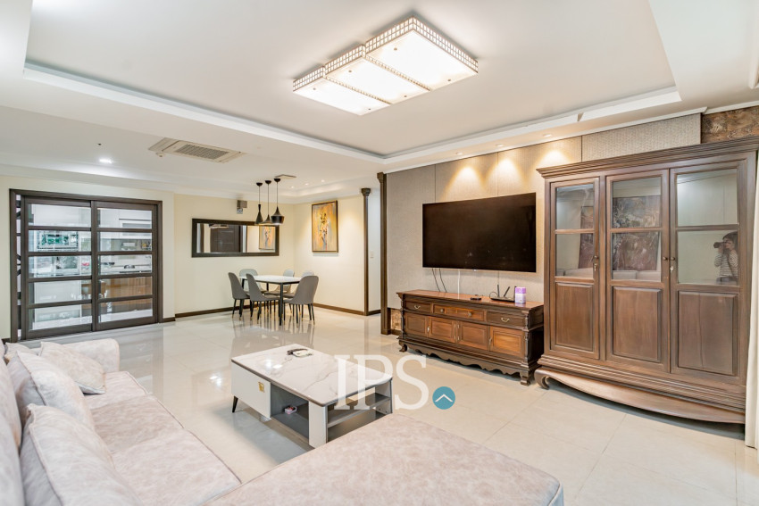 3 Bedroom Condo For Rent - De Castle Royal, BKK1, Phnom Penh