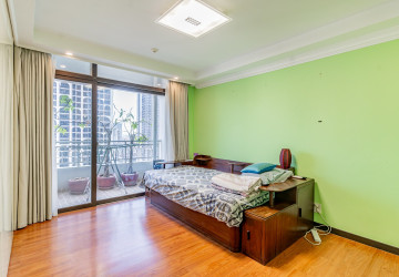 3 Bedroom Condo For Rent - De Castle Royal, BKK1, Phnom Penh thumbnail