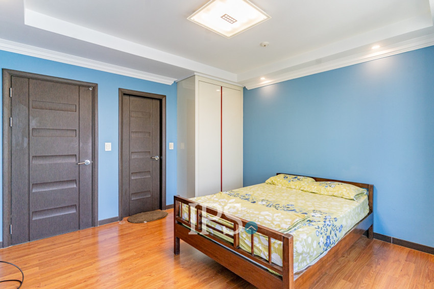 3 Bedroom Condo For Rent - De Castle Royal, BKK1, Phnom Penh