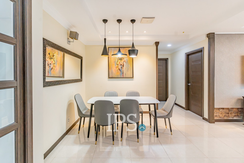 3 Bedroom Condo For Rent - De Castle Royal, BKK1, Phnom Penh