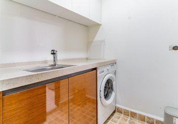 3 Bedroom Condo For Rent - De Castle Royal, BKK1, Phnom Penh thumbnail