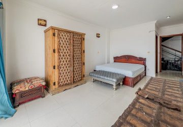 3 Bedroom Villa For Rent - Chroy Changvar, Phnom Penh thumbnail