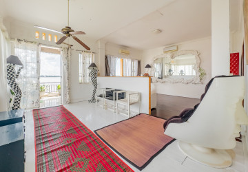 3 Bedroom Villa For Rent - Chroy Changvar, Phnom Penh thumbnail