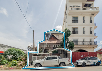3 Bedroom Villa For Rent - Chroy Changvar, Phnom Penh thumbnail