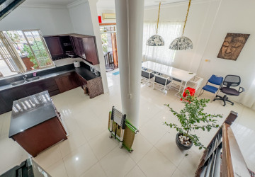 3 Bedroom Villa For Rent - Chroy Changvar, Phnom Penh thumbnail