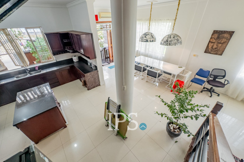 3 Bedroom Villa For Rent - Chroy Changvar, Phnom Penh