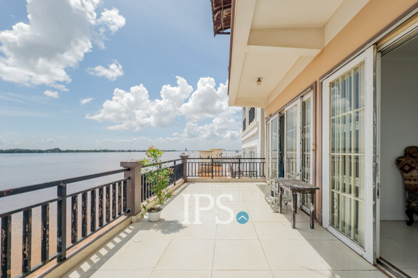 3 Bedroom Villa For Rent - Chroy Changvar, Phnom Penh