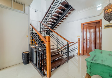 3 Bedroom Villa For Rent - Chroy Changvar, Phnom Penh thumbnail