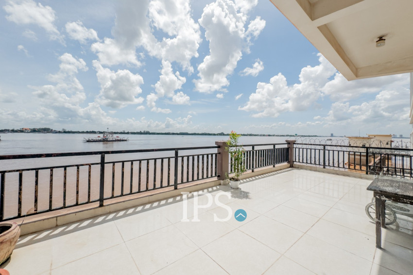 3 Bedroom Villa For Rent - Chroy Changvar, Phnom Penh