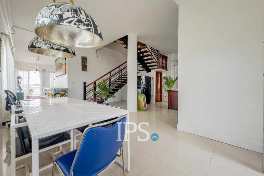 3 Bedroom Villa For Rent - Chroy Changvar, Phnom Penh