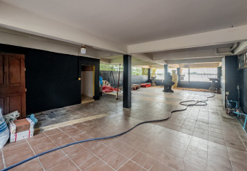 3 Bedroom Villa For Rent - Chroy Changvar, Phnom Penh thumbnail