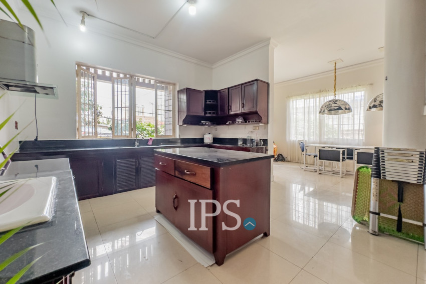3 Bedroom Villa For Rent - Chroy Changvar, Phnom Penh