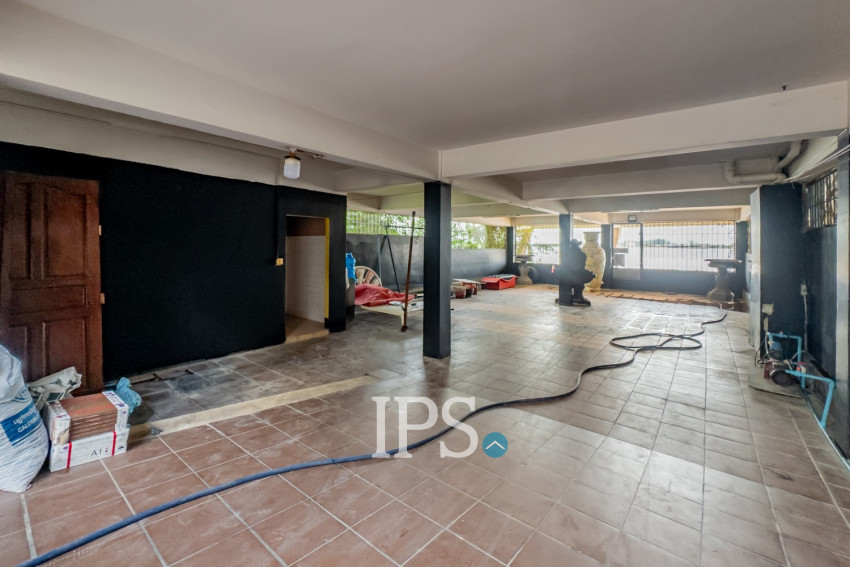 3 Bedroom Villa For Rent - Chroy Changvar, Phnom Penh