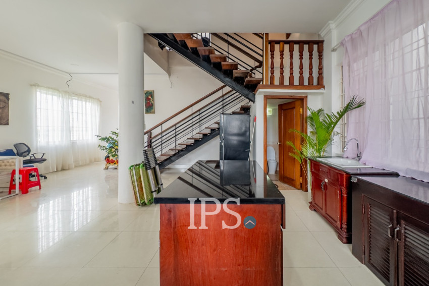 3 Bedroom Villa For Rent - Chroy Changvar, Phnom Penh